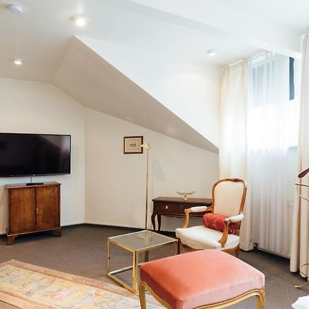 Das Kleine Hotel In Ruhiger Stadtlage Висбаден Экстерьер фото
