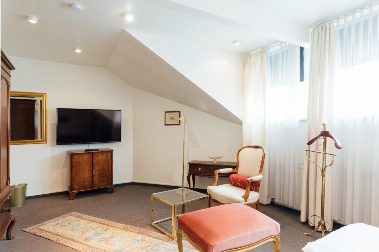Das Kleine Hotel In Ruhiger Stadtlage Висбаден Экстерьер фото