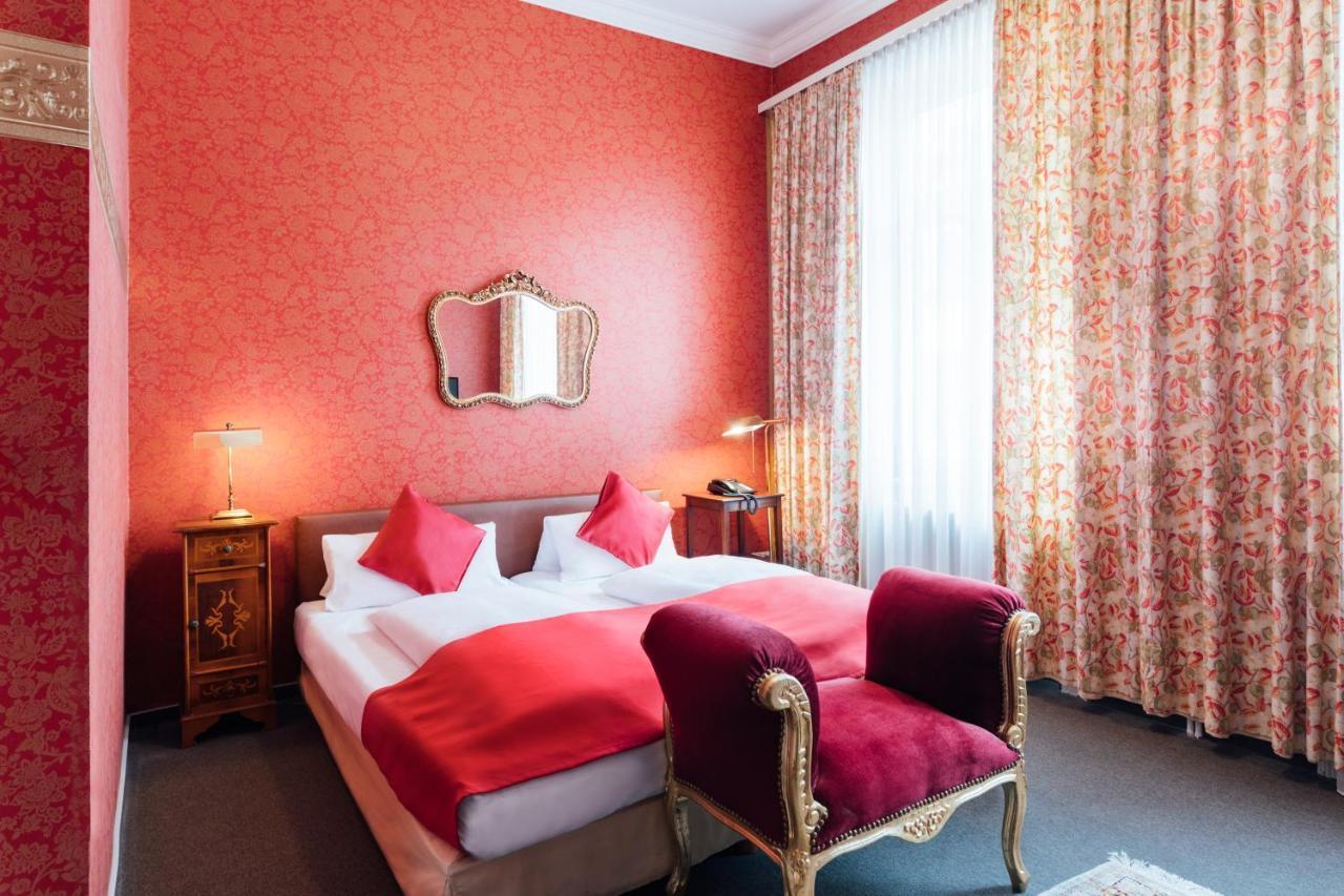Das Kleine Hotel In Ruhiger Stadtlage Висбаден Экстерьер фото