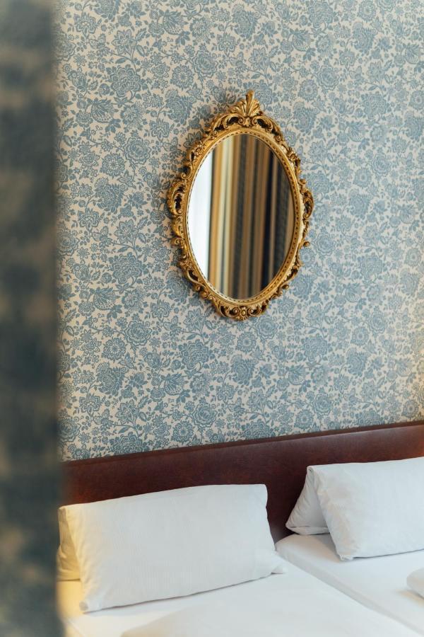 Das Kleine Hotel In Ruhiger Stadtlage Висбаден Экстерьер фото