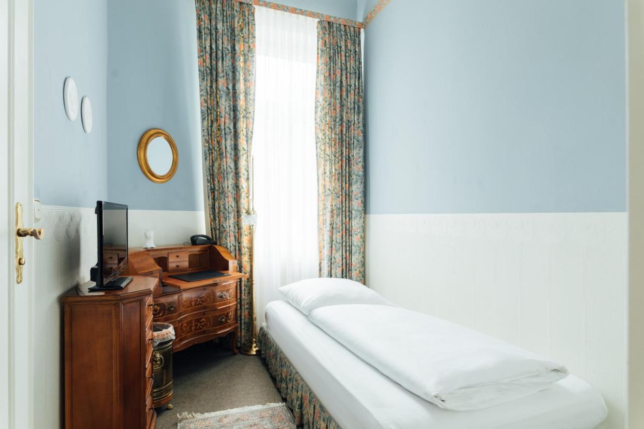 Das Kleine Hotel In Ruhiger Stadtlage Висбаден Экстерьер фото
