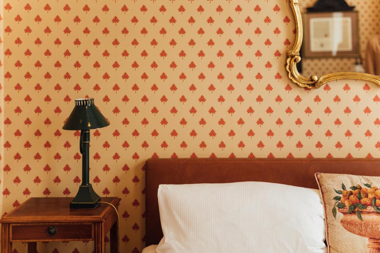 Das Kleine Hotel In Ruhiger Stadtlage Висбаден Экстерьер фото